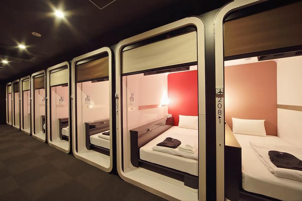 First Cabin Shinbashi Atagoyama Tokyo Capsule hotel
