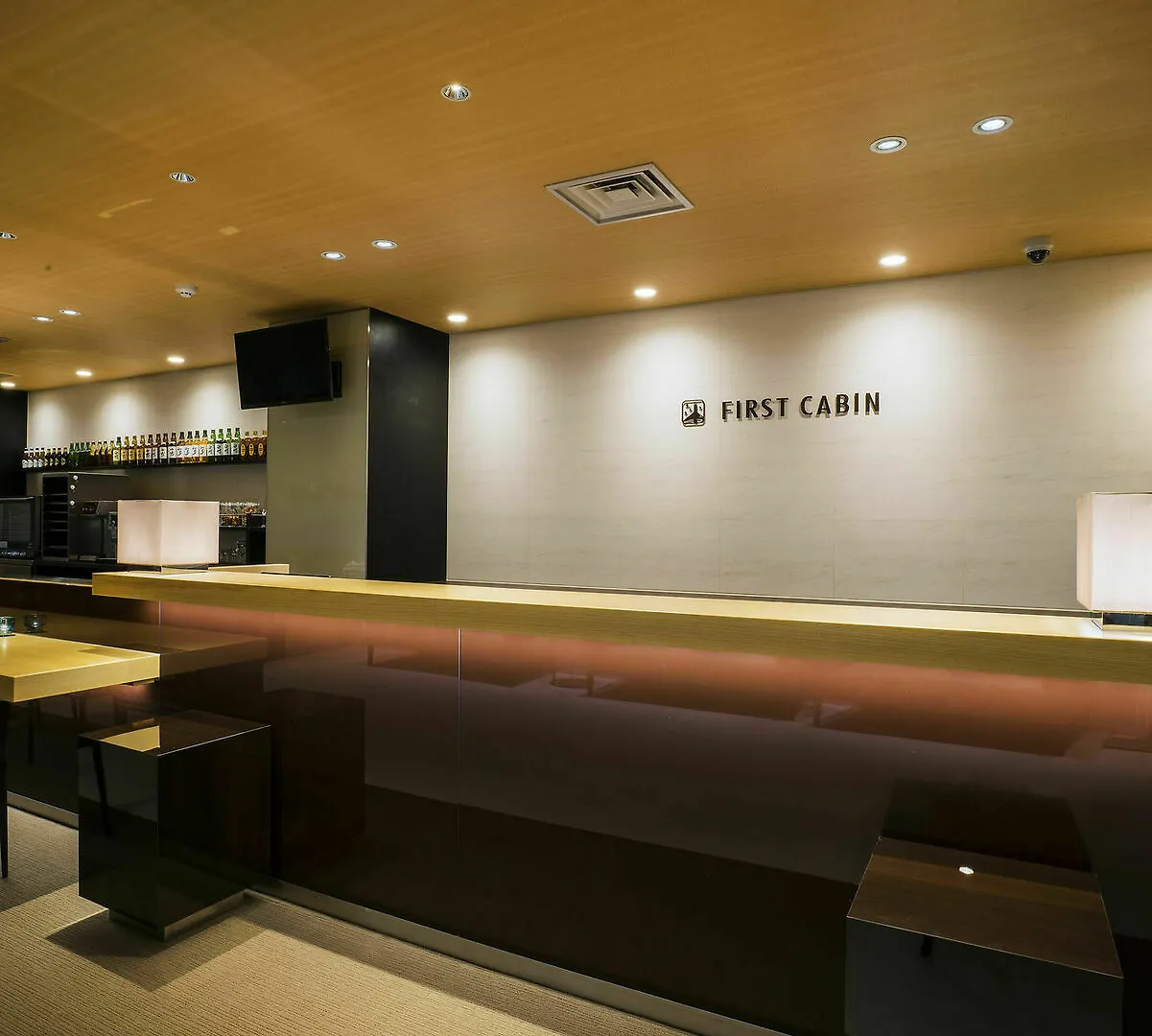 First Cabin Shinbashi Atagoyama Tokyo Capsule hotel